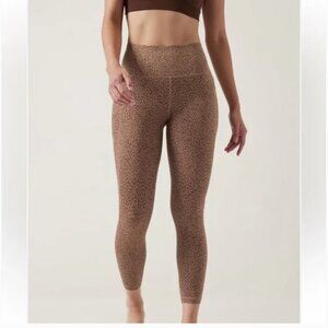 Athleta Salutation Stash 7/8 Leggings
